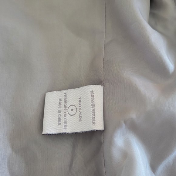 Grey suit sz 0-2 - Picture 3 of 5